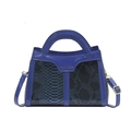 Bolso azul brillante con efecto de serpiente, herrajes dorados y doble asa superior - Azul