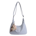 Borsa a tracolla a mezzaluna blu-grigio in finta pelle con ciondolo a forma di peluche - Con Ciondolo / Blu