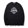 Schwarzes Herren-Langarmshirt in Übergröße mit blauem Schild- und Buchstabendruck - XL / Schwarz
