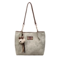 Grande borsa tote verde chiaro con goffratura orso e spalline a catena marroni - Con Ciondolo / Beige