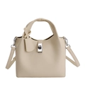 Sac seau beige crème en cuir grainé de qualité avec fermoir rotatif en argent - Blanc Cassé
