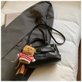 Sac polochon minimaliste noir rétro en cuir PU avec joli pendentif ours en peluche - Avec Pendentif / Noir