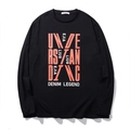 T-shirt da uomo oversize a maniche lunghe nera con stampa di lettere arancioni vivaci - XL / Nero