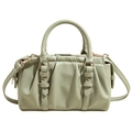 Bolso de mano verde salvia plisado con detalle de anillo dorado y correa ajustable - Verde