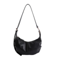 Elegante bolso bandolera negro de media luna en cuero sintético plisado y herrajes dorados - Negro