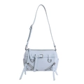 Dettaglio borsa a tracolla in pelle azzurra con fibbie d'argento e cerniere metalliche - Blu