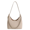Elegante borsa beige in pelle martellata con catena decorativa e logo del marchio - Bianco
