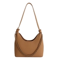 Borsa hobo marrone con trama litchi, catena e tracolla in pelle in scatto da studio - Marrone
