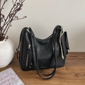 Schwarze Vintage-Einkaufstasche aus Kunstleder mit Quaste und kleinem Münzbeutel - Schwarz
