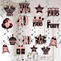 Deko-Set zum 40. Geburtstag mit rosa-schwarzen Deckenhängern und 1986-Party-Motiven - 40. Thema (1986) / 15 Doppel-Seitige Karten Und 15 Einzelspiralen Und 10 Doppelspiralen