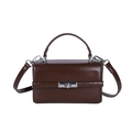 Bolso de mano café oscuro brillante con cierre plateado y correa de hombro ajustable - Marrón
