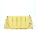 Bolso bandolera cuadrado plisado amarillo limón con cadena dorada y perlas - Amarillo claro