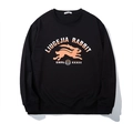 Herren Sweatshirt in Schwarz mit orangefarbenem Hasen-Print und Grafik-Schriftzug - 2XL / Schwarz