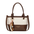 Mini sac à main bicolore en cuir PU crème et marron avec pompon décoratif - Avec Pendentif / Blanc & Café