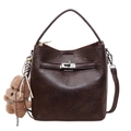 Bolso cubo vintage de cuero encerado marrón oscuro con asa y charm de osito - Con Colgante / café