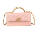 Rosafarbene gesteppte Leder-Umhängetasche mit goldener Kette und edlem Metallschloss - Rosa
