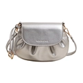 Bolso de hombro plateado metalizado con diseño plisado y cadena dorada de moda - Plateado