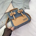 Retro-Jeans-Rucksack mit braunen Lederschleifen und schickem Griff für Damen - Dunkelblau