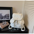 Sac à dos en toile blanche avec étoiles à paillettes argentées et rabat à boucle - Blanc Cassé