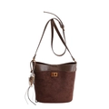 Braune Beuteltasche aus Suede und Leder mit Hirsch-Anhänger und verstellbarem Riemen - Braun