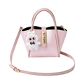 Sac seau rose minimaliste avec texture perlée, fermoir doré et breloque lapin - 27*11*17 / Rose