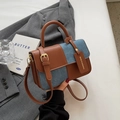 Modische kleine quadratische Umhängetasche aus braunem Leder und blauem Denim-Patchwork - Groß (Mit Anhänger) / Braun