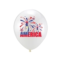 Gros plan d'un ballon en latex blanc avec texte America rouge et bleu pour la fête nationale - Blanc