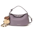 Sac à main tendance en cuir mat violet avec ours en peluche et breloques de perles - Violet