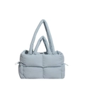Bolso tote acolchado azul claro con costuras de cuadros y asas dobles largas - Azul
