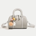 Bolso Boston tejido gris claro con asas de cuero y colgante de estrella moda - Gris