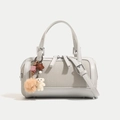 Borsa Boston grigio chiaro con pannelli in tessuto e simpatico ciondolo a orsetto - Grigio