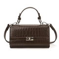 Sac à main marron foncé effet crocodile avec fermoir argenté et bandoulière - Marron