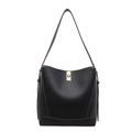 Schwarze Bucket Bag aus strukturiertem Leder mit goldenem Drehverschluss und Riemen - Schwarz