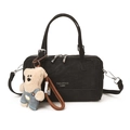 Sac à main Boston noir chic avec texture cuir, bandoulière et charmant petit ours - Avec Pendentif / Noir