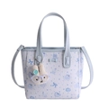 Borsa a secchiello azzurra con stampa floreale, ciondolo a coniglio e tracolla staccabile - Blu