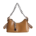 Bolso hobo media luna caramelo con asa de cadena plateada y correa de piel ajustable - Albaricoque Lechoso