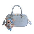 Sac à main Boston bleu clair en similicuir avec breloque ours et bandoulière - Avec Pendentif / Bleu
