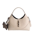 Beige Hobo-Tasche aus Kunstleder mit silberner Schnalle und kleinem Pferdeanhänger - Gebrochenes Weiß