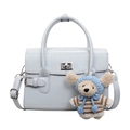 Sac à main vintage bleu clair avec fermoir argenté et charmant pendentif ours - Avec Pendentif / Bleu