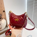 Vintage wine red quilted leather chain bag with golden hardware and twist lock - Red