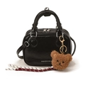 Glänzende schwarze Mini-Boston-Tasche mit Bären-Anhänger und Schultergurt - Mit Anhänger / Schwarz