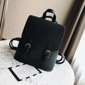 Minimalistischer schwarzer PU Leder Rucksack für Damen mit Klappe und zwei Schnallen - Schwarz