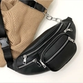 Marsupio in ecopelle nera con catena argentata e tasche multiple con cerniera - Nero