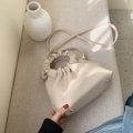 Chique beige geplooide cloud-emmerzak van zacht leer met afneembare schouderriem - Khaki