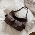 Borsa hobo marrone scuro in ecopelle con tasche anteriori multiple e stile vintage retrò - Marrone