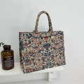 Vintage floral jacquard tote bag with bird patterns and JENA metal tag in beige finish - Off White