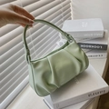 Bolso nube verde claro fruncido con hebillas de metal plateado y correa de cuero PU chic - Verde