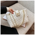Borsa a tracolla trapuntata bianca con catena dorata e chiusura a girello in metallo - Bianco