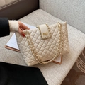 Elegante borsa trapuntata bianco panna con catena dorata e chiusura a scatto - Cachi