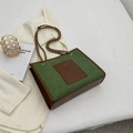 Bolso tote de ante verde con bolsillo de contraste marrón y correa de cadena tejida - Verde